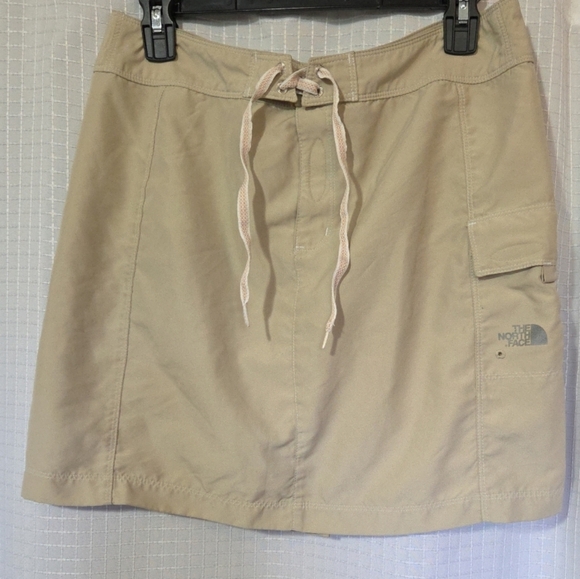 The North Face Dresses & Skirts - The North Face Cargo Hiking Skirt Tan Size 8